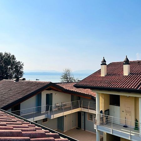 Casa Di Alex | Sirmioneアパートメント エクステリア 写真